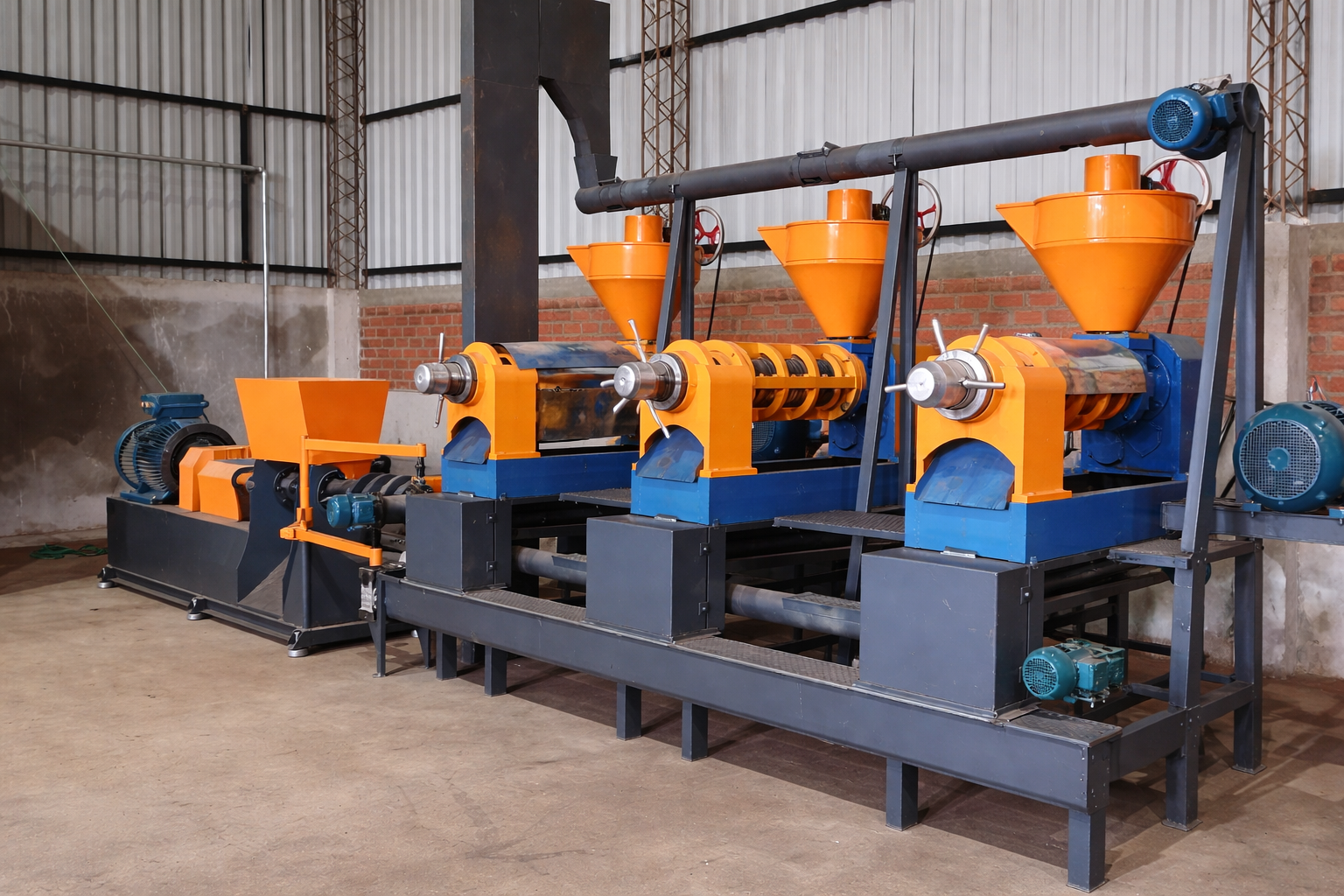 Colheitadeiras trabalhando no campo de soja